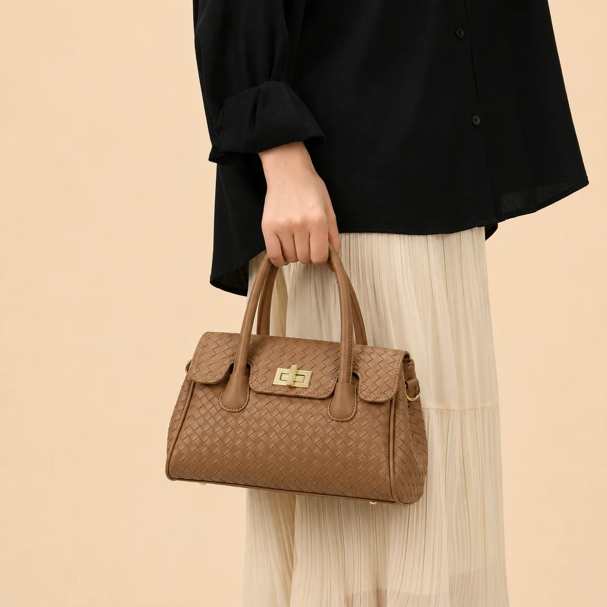 Versatile woven tote bag