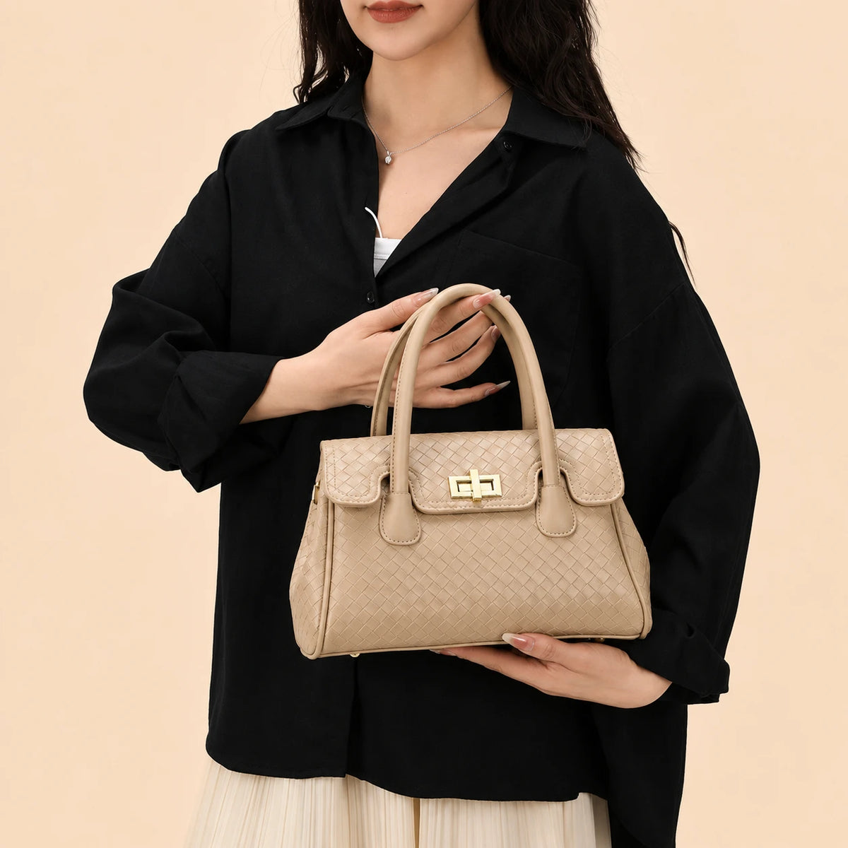 Versatile woven tote bag