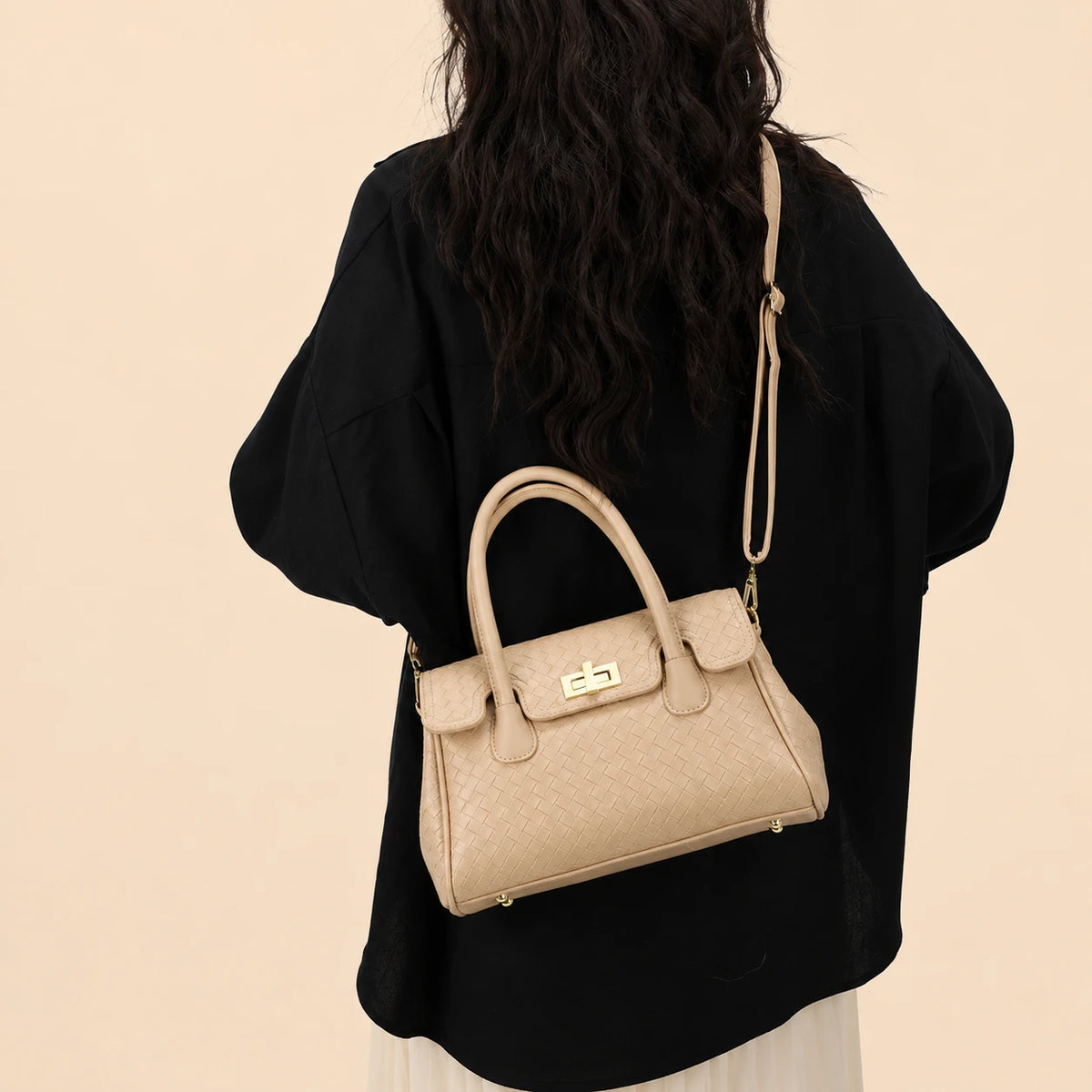 Versatile woven tote bag