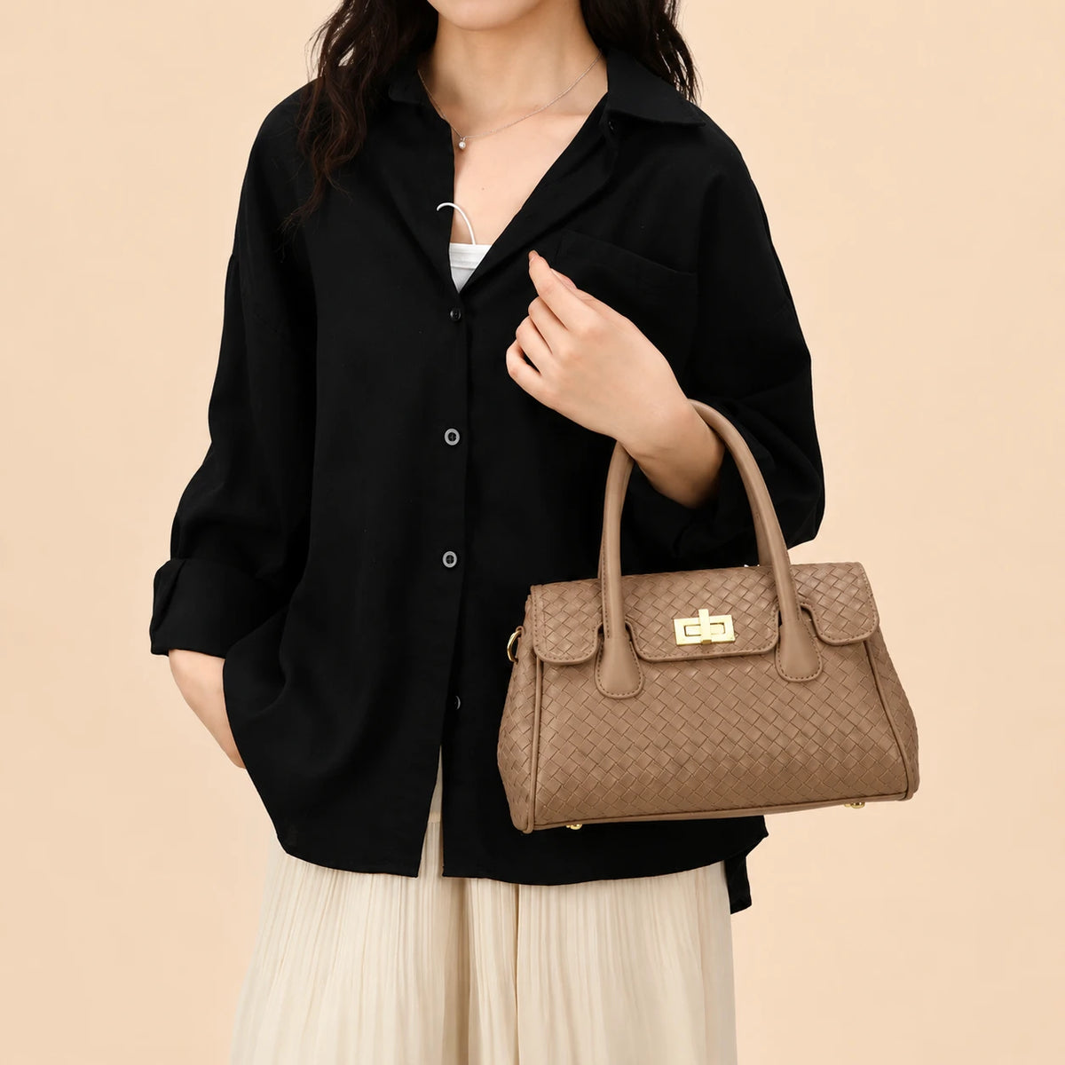 Versatile woven tote bag